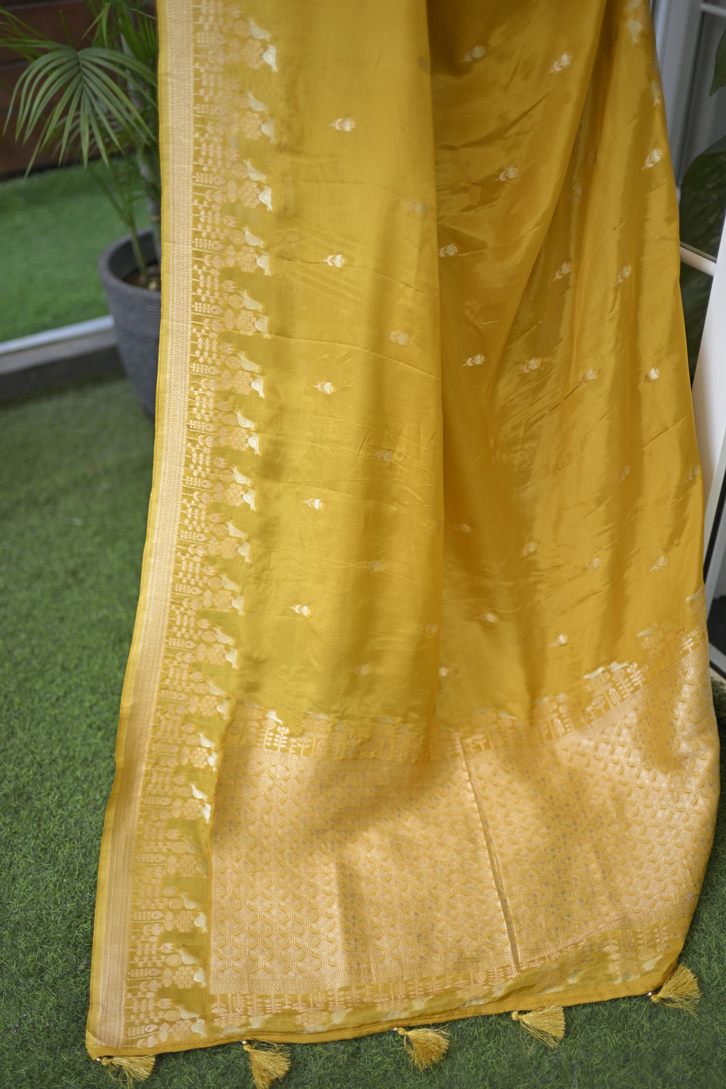 GLOSS DRAPE MUSTARD